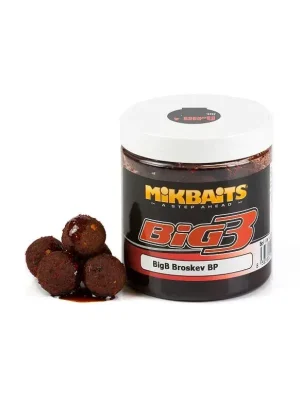 MIKBAITS LEGENDS BIGB Boilie V DIPU – BROSKVE-ČERNÝ PEPŘ – BROSKEV-BLACK PEPPER 24 mm 250ml Originální