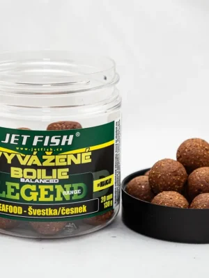 250ml-20mm Legend range Vyvážené boilie : SEAFOOD - ŠVESTKA / ČESNEK Cenový Hit